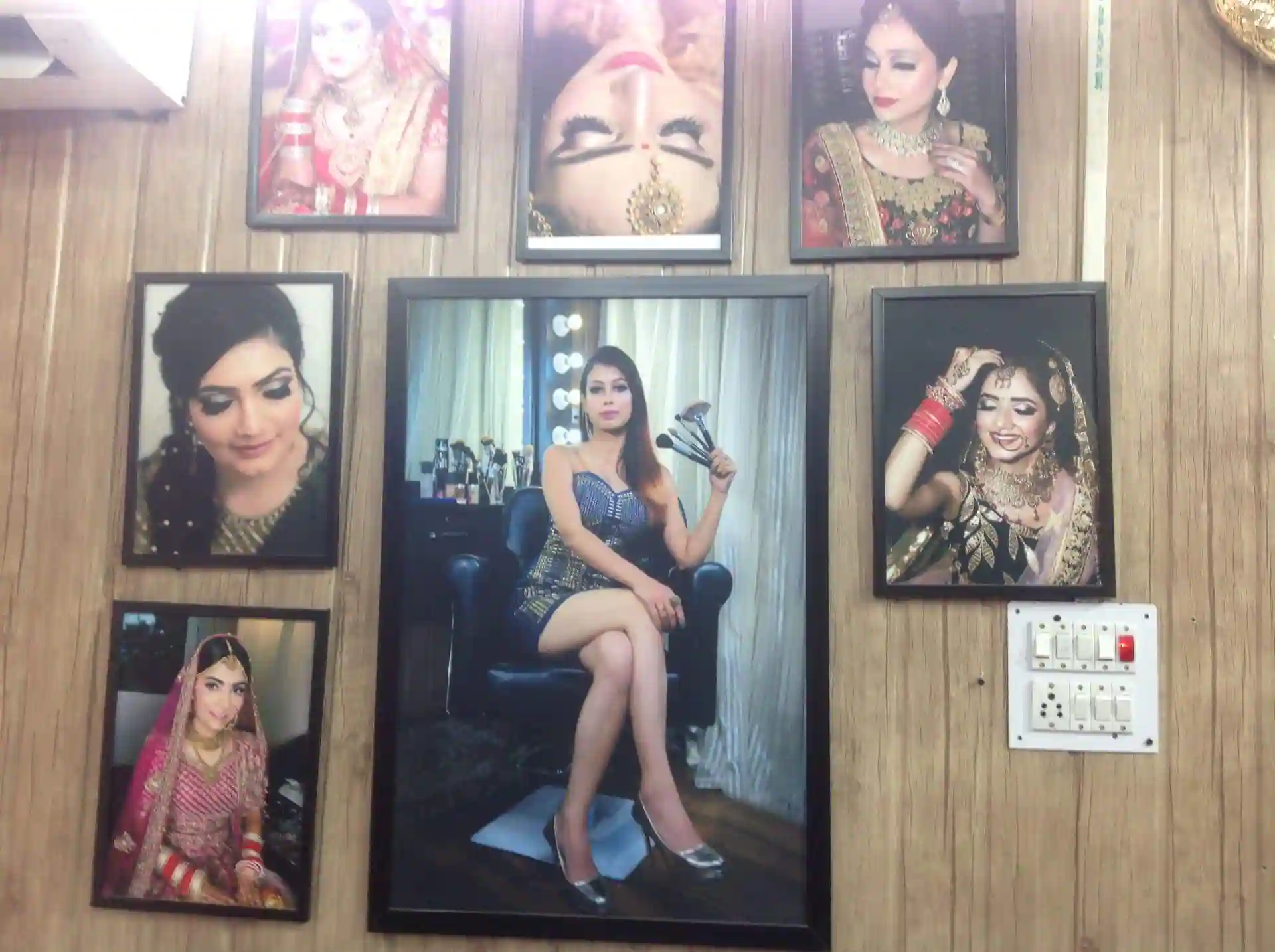Parul Saini Makeovers - Beauty Parlour in Ambala