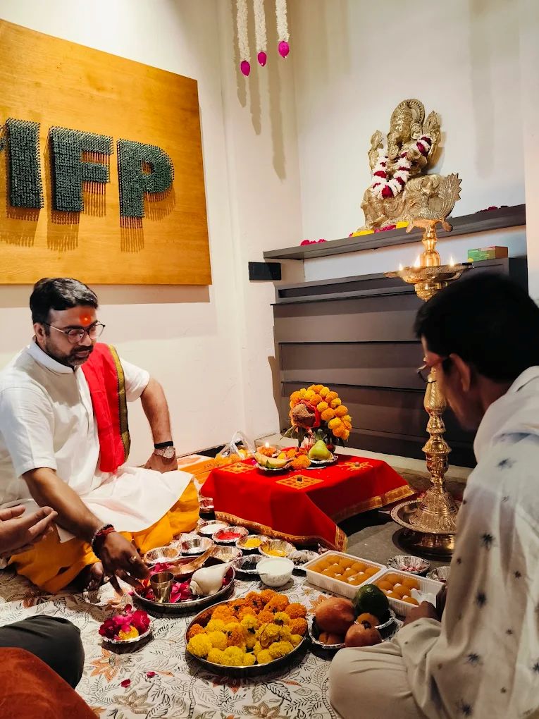 Astrodhara By Pandit Sanjay-Astrologers In Noida