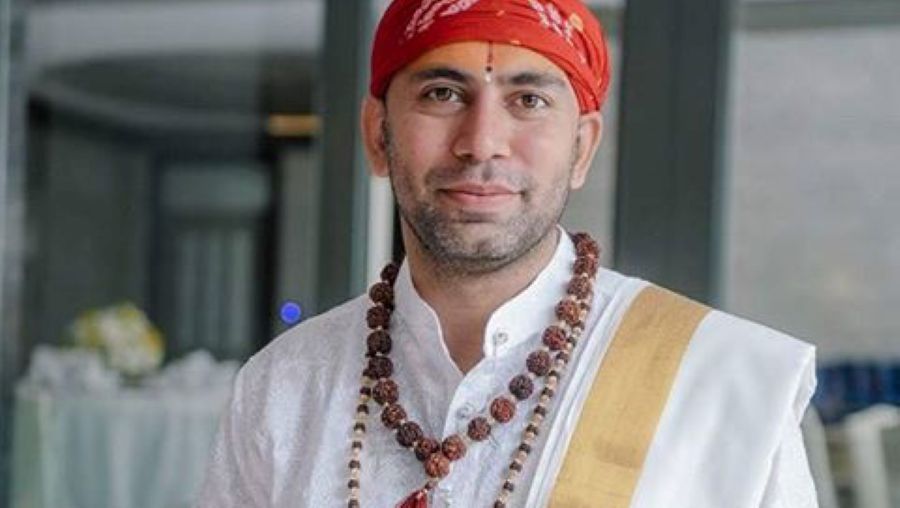 Maharaj Kapil -Astrologer In Indore