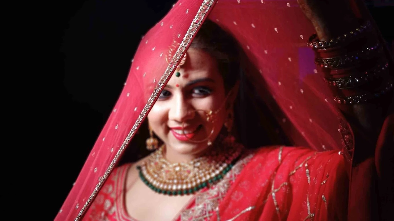 Golden Mirror Unisex Salon - Beauty Parlour in Haldwani cover image