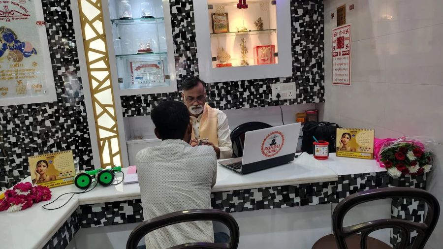 Kundli Guru Astroengineers -Astrologer in Bhopal