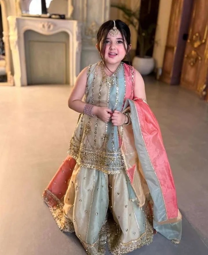 Lovely - Boutique in Gwalior logo
